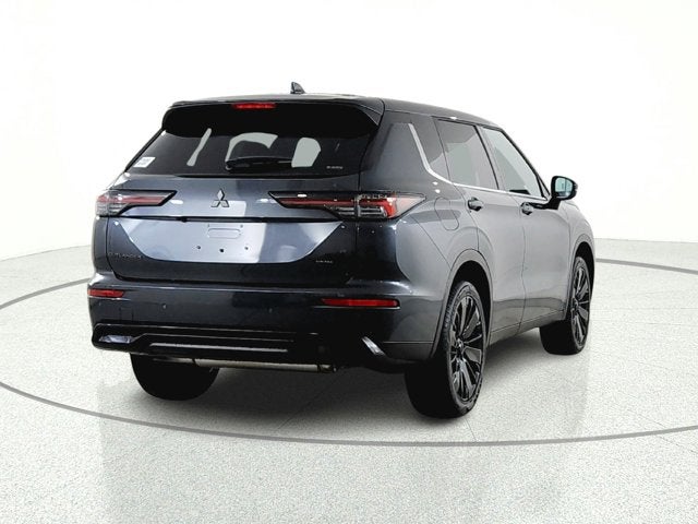 2026 Mitsubishi Outlander LE