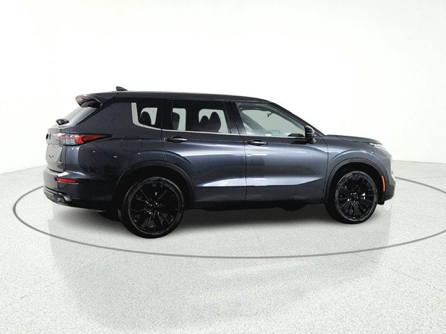 2026 Mitsubishi Outlander LE