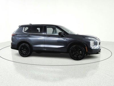 2026 Mitsubishi Outlander LE