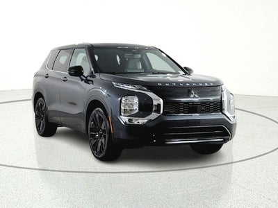 2026 Mitsubishi Outlander LE