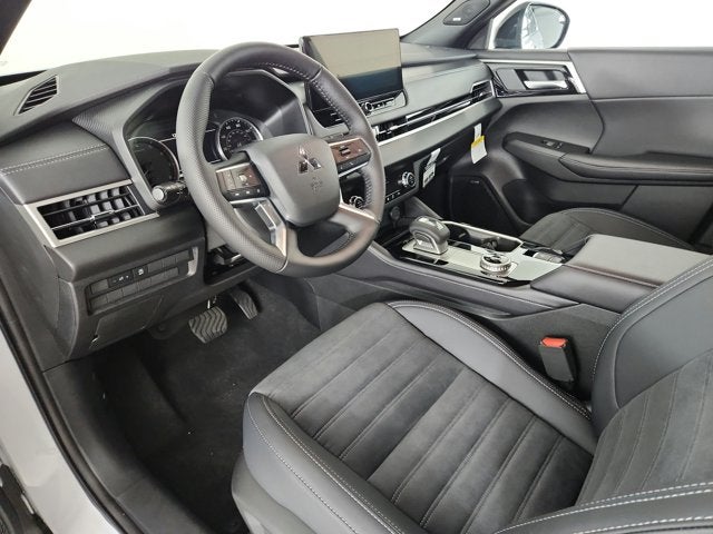 2026 Mitsubishi Outlander LE