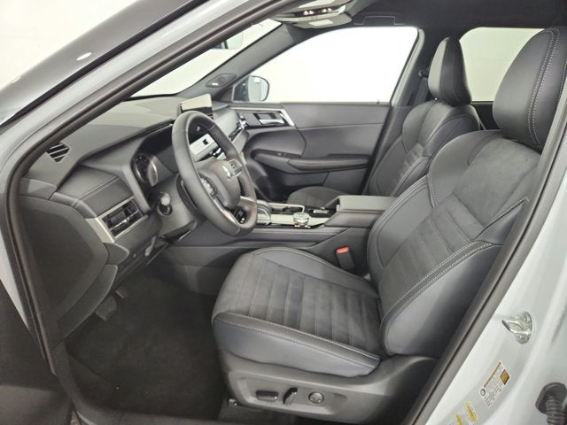 2026 Mitsubishi Outlander LE