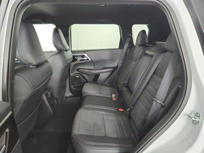 2026 Mitsubishi Outlander LE