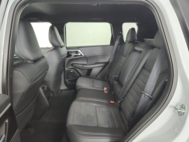 2026 Mitsubishi Outlander LE