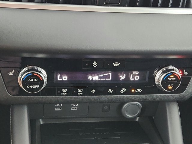 2026 Mitsubishi Outlander LE