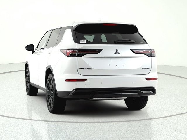 2026 Mitsubishi Outlander LE