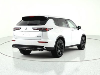 2026 Mitsubishi Outlander LE