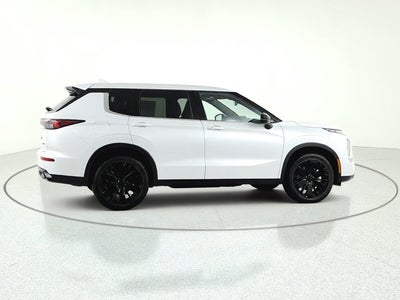 2026 Mitsubishi Outlander LE