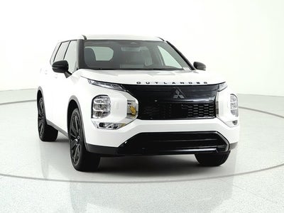 2026 Mitsubishi Outlander LE