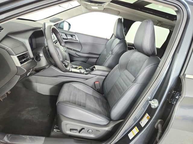 2026 Mitsubishi Outlander Base