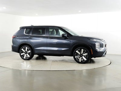 2026 Mitsubishi Outlander Base