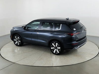 2026 Mitsubishi Outlander Base