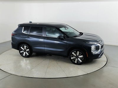 2026 Mitsubishi Outlander Base