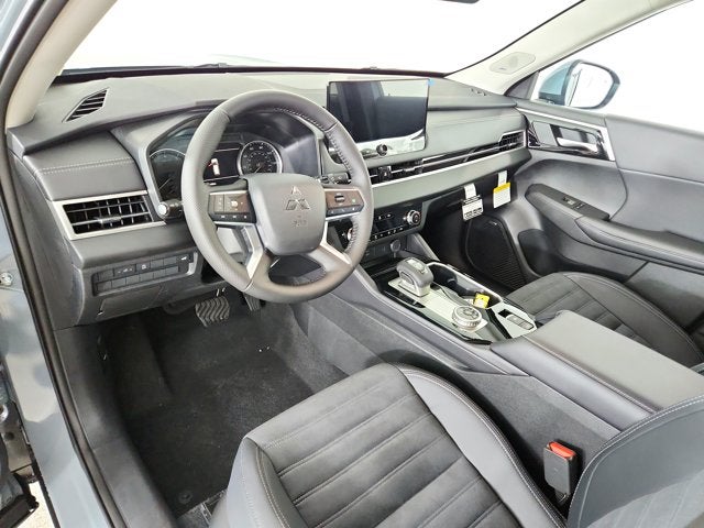 2026 Mitsubishi Outlander Base