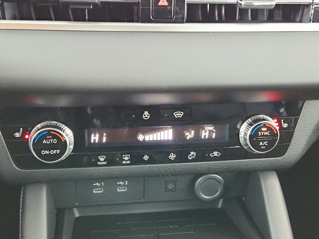 2026 Mitsubishi Outlander Base