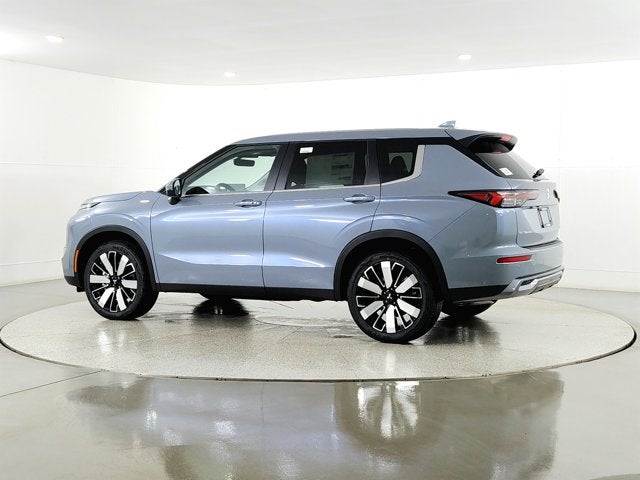 2026 Mitsubishi Outlander Base