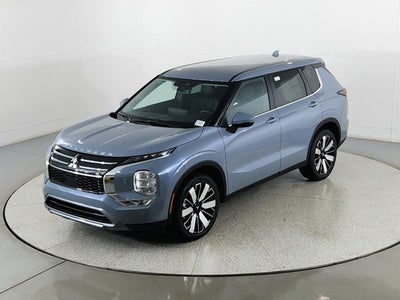 2026 Mitsubishi Outlander Base