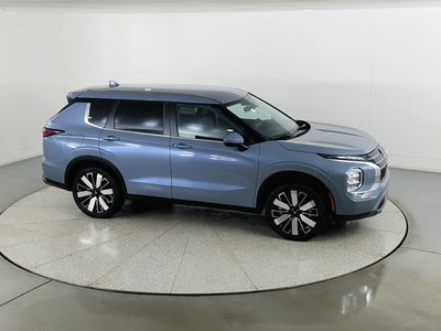 2026 Mitsubishi Outlander Base