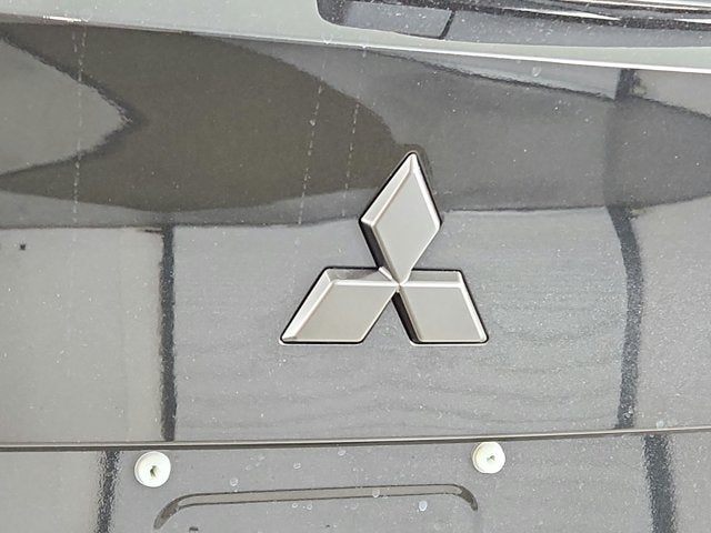 2027 Mitsubishi Outlander LE