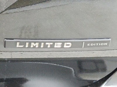 2027 Mitsubishi Outlander LE