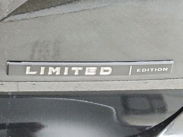 2027 Mitsubishi Outlander LE