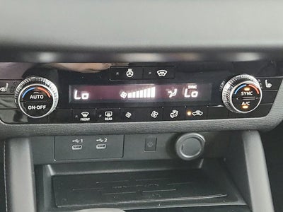 2027 Mitsubishi Outlander LE