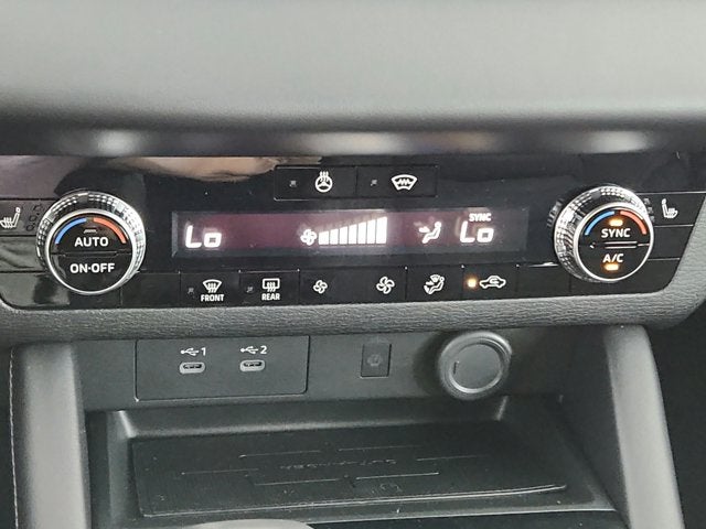 2027 Mitsubishi Outlander LE