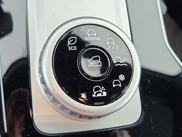 2027 Mitsubishi Outlander LE
