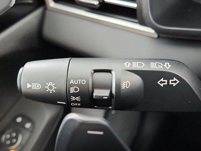 2027 Mitsubishi Outlander LE