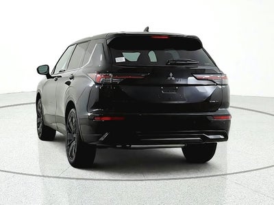 2027 Mitsubishi Outlander LE