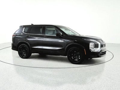 2027 Mitsubishi Outlander LE
