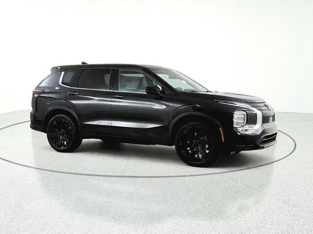2027 Mitsubishi Outlander LE