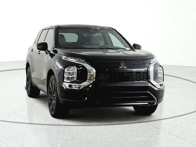 2027 Mitsubishi Outlander LE