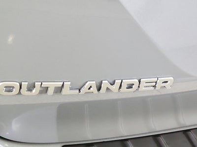 2026 Mitsubishi Outlander SE