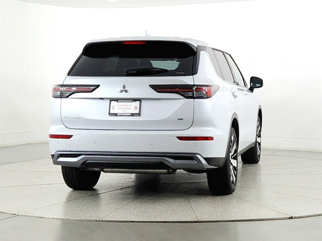 2026 Mitsubishi Outlander SE
