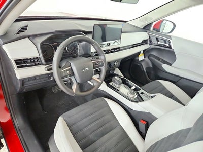 2026 Mitsubishi Outlander LE