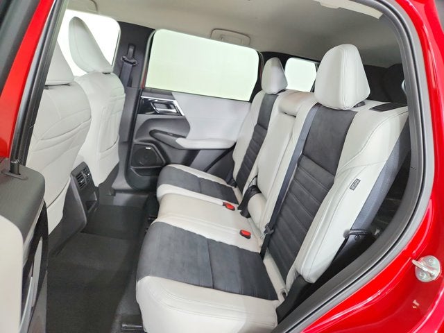 2026 Mitsubishi Outlander LE