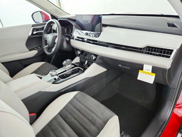 2026 Mitsubishi Outlander LE