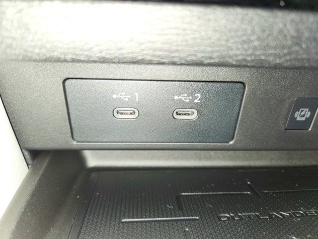 2026 Mitsubishi Outlander LE