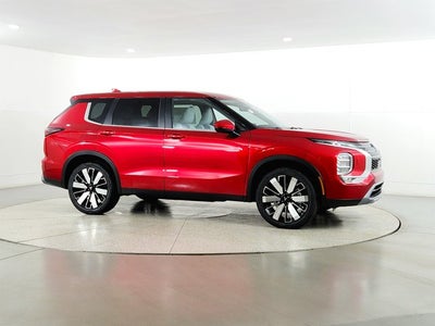 2026 Mitsubishi Outlander LE