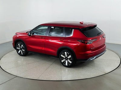 2026 Mitsubishi Outlander LE