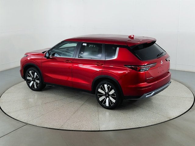 2026 Mitsubishi Outlander LE