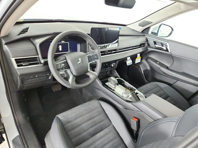 2026 Mitsubishi Outlander Base