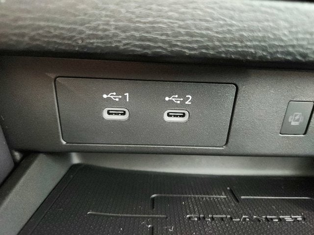 2026 Mitsubishi Outlander Base