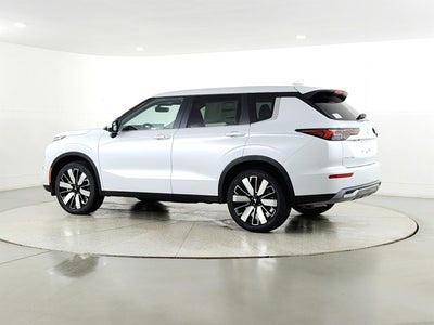 2026 Mitsubishi Outlander Base