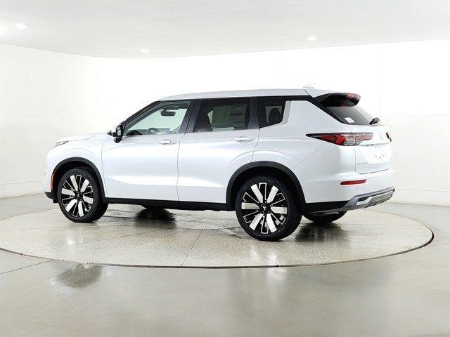 2026 Mitsubishi Outlander Base