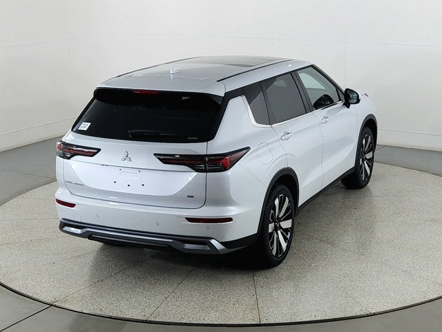 2026 Mitsubishi Outlander Base
