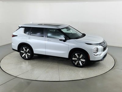 2026 Mitsubishi Outlander Base