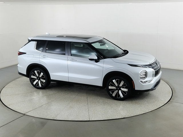 2026 Mitsubishi Outlander Base