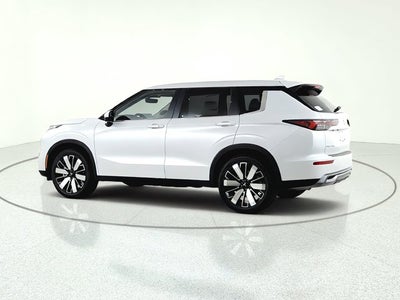 2026 Mitsubishi Outlander SE